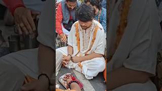 अचानक यात्रा को रोककर रोड पर बैठकर खाया खाना video trending बागेश्वरधामlive sorts newvideo [upl. by Pacificas]