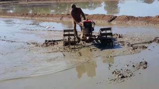 Prepara de terreno para el cultivo de arroz con motocutor [upl. by Sidnal]