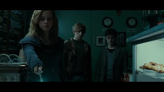 Harry Ron y Hermione Vs Mortifagos en la Cafeteria  Harry Potter y Las Reliquias de la Muerte Pt1 [upl. by Nylesaj]