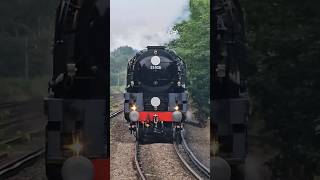 35028 Clan Line passing West Byfleet with its beautiful whistle merchantnavy clanline 35028 [upl. by Adnuhsar932]