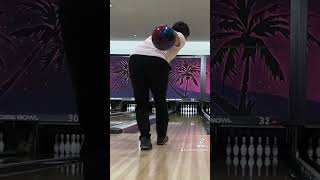 ボウリングストライクbowling ボウリング投げ方 ボウリングカーブ ボウリング練習 パラダイスボウル shorts [upl. by Areema]