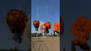 BOOM  💥 greatfireworks specialeffect bigfireworks pyrotechnics [upl. by Asiaj]