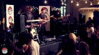 AltJ quotTessellatequot Live Performance [upl. by Oigres73]