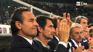 Respect Italian coach Cesare Prandelli applauses Bulgarian anthem and drive the fans to do same [upl. by Ttik]