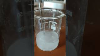 Oxalic acid reaction with NaOH chemistry trending ytshorts scienceexperiments [upl. by Smaj]