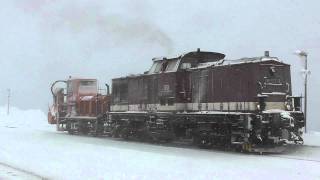 ZauggSchneefräse der Harzer Schmalspurbahnen am Brocken im Einsatz [upl. by Kieryt538]