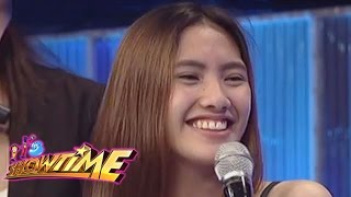 Its Showtime Pastillas girls first impression to Evan [upl. by Eseilenna]