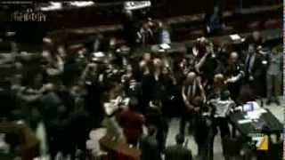 Si poga in Parlamento Italian Parliament mosh pit [upl. by Enaols376]