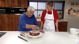 Antonio Carluccios luchtig mascarponegebak  Allerhande [upl. by Deraj]