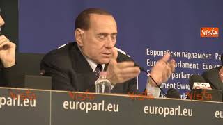 Berlusconi quotI grillini professionisti della politica non hanno mai lavorato un giornoquot [upl. by Garneau]