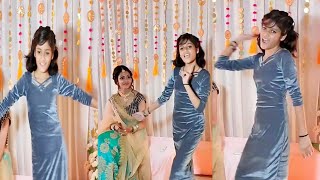 Brides niece dance💃💃Sangeet dance performance Mainu lehenga le de mahanga ja mar janiya [upl. by Arytas850]