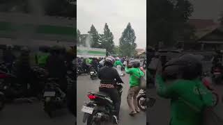 Viral Truk wingbox di amuk masa karena tabrak lari korban 36 orang kejadian di Tangerang [upl. by Feenah421]