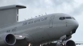 Boeing 737 AEWampC Turkish Air Force Touch n Go KPAE [upl. by Mario]