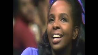 Gladys Knight  quotHelp Me Make It Through The Nightquot on Soul Music Show Soul Street 1973 [upl. by Seerdi116]