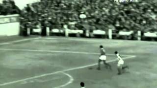 Barreirense  1 x Benfica  3 de 19621963  Golo de Eusébio [upl. by Ennovaj]