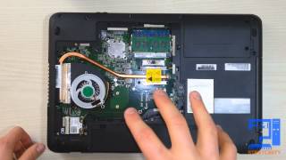 Potenziamento Fujitsu Lifebook AH512 Ram HDD Wireless Card [upl. by Ahsak]