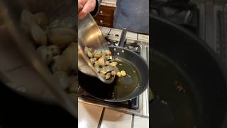 🇮🇹Prepariamoci per lo spaghetto alle vongole🇮🇹 parpachef pasta 360italymarket [upl. by Wileen807]