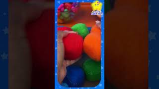 Esponjas de agua sensoriales 🧽💧 CancionesInfantiles LittleBabyBum [upl. by Naziaf447]