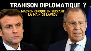 Trahison diplomatique  Macron choque en serrant la main de Lavrov malgré son soutien à lUkraine [upl. by Arianne107]