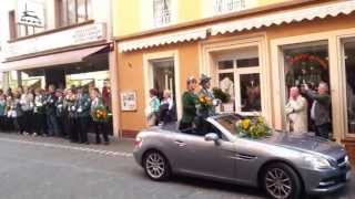 Schützenfest Zell Mosel  Fahnenschwenker aus Bienen [upl. by Elnar404]