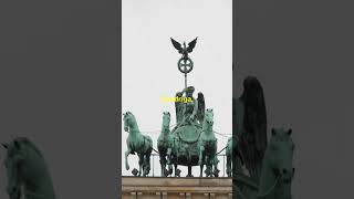 Warum das Brandenburger Tor eine falsche Quadriga hat 🧐🏛️brandenburgertor geschichte berlin [upl. by Erodisi733]