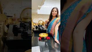 Aap bhi kabhi Sari pehan kar khana banate ho shop at wwwgendaphoolcom shorts ytshorts saree [upl. by Yentiw]