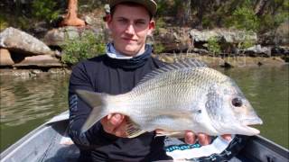 Flicking For Bream  Berowra NSW [upl. by Jocelyne108]