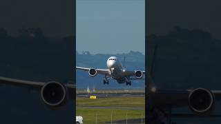 TAKEOFF B7879 DREAMLINER [upl. by Omar383]