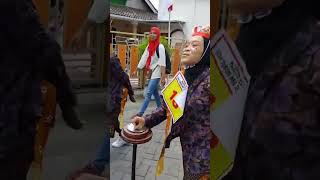 Juara satu gerak jalan lucu antar RW Tukum Lumajang karnaval music sofatamumewah [upl. by Knapp]