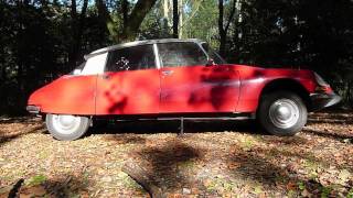 Amazing changing tires on Citroen DS no jack required [upl. by Yeliab464]