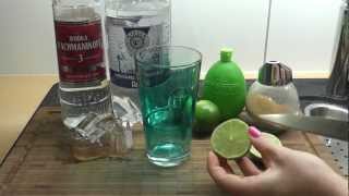 Cocktail Rezept mit Wodka  Caipiroska [upl. by Harmaning]