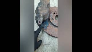 4 REASONS WHY BRAKE PADS WEARING OUT UNEVENLY [upl. by Yole]