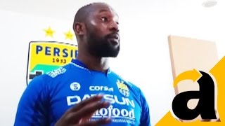 Carlton Cole Fans Persib Lebih Fanatik Dari Chelsea [upl. by Leugimesoj]