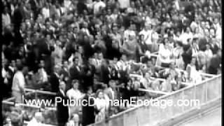 Roger Maris Ties Babe Ruth Home Run Record 1961 Newsreel Footage PublicDomainFootagecom [upl. by Anilas]