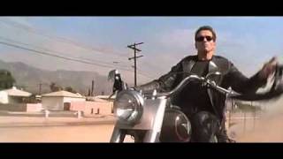 Terminator 2 Best Scene Carrera Moto VS Camión en Español [upl. by Cire]