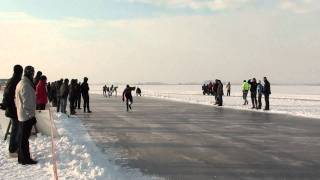 Marathon schaatsen op natuurijs op Schildmeer 29122010 deel 2 [upl. by Yenahteb]