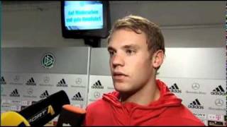 Blöde Frage an Manuel Neuer [upl. by Aileme]