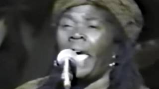 CEDELLA MARLEY BOOKER Ao VIVO 1984 redemption song in JAMAICA [upl. by Ladnik]