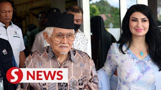 Taib to return from overseas once doctors give the green light says Abang Jo [upl. by Sitelc]