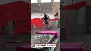 Stuntwoman training 😲 🎥 TT escacstunt [upl. by Reste352]