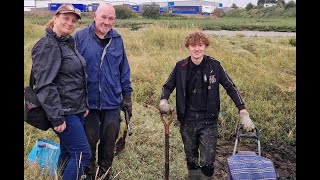 Mudlarks of the West What do we find mudlarking in this thames swamp [upl. by Syned]