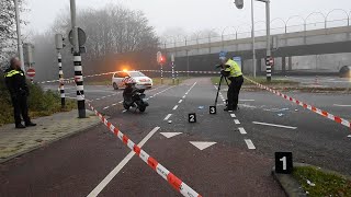 Utrecht Bestuurder rijdt door na dodelijk ongeval [upl. by Oiuqise]