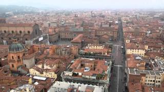 Vistas de Bolonia desde la Torre Asinelli  wwwviajeroscallejeroscom [upl. by Anerbes]