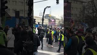 “🚜 🚨Bauerndemo in Berlin Traktoren rollen zum Brandenburger Tor  231124”1302 👩‍🌾 [upl. by Eelaroc929]