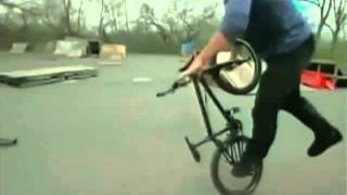 Espectaculares acrobacias en bicicleta  videos sorprendentes [upl. by Enilrahc267]