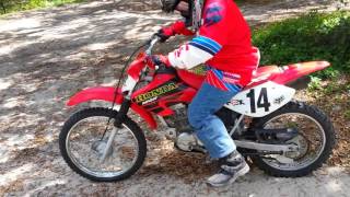 How to kickstart a 100cc dirt bike [upl. by Laura]