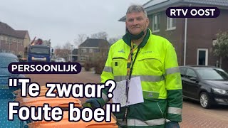 Vuilnisman Mark checkt afvalcontainers van binnen en buiten  RTV Oost [upl. by Geis88]