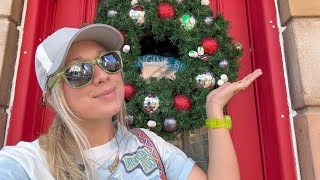 The Universal Studios Christmas Tree is UP New Holiday Decorations amp Hidden Details in Ornaments [upl. by Aynatal]