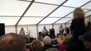 The Wurzels Combine harvester dance version [upl. by Mor]