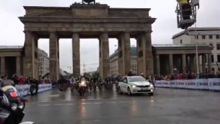 VelothonProfis am Brandenburger Tor [upl. by Schroeder]